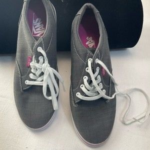 Vans Atwood gray canvas low sneakers size: 8.5 women